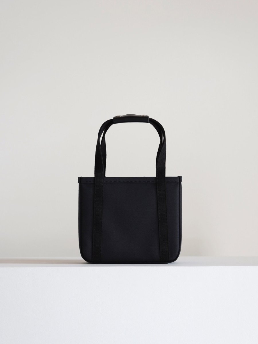 chacoli-frame-tote-06-black-3