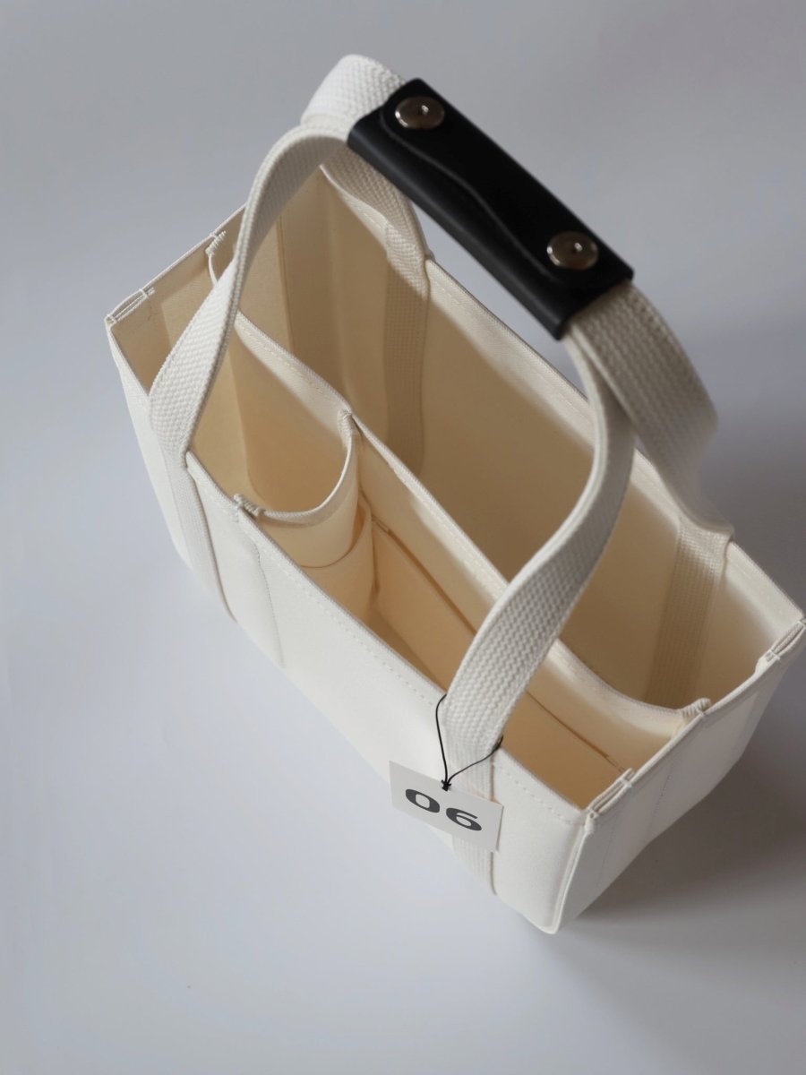 chacoli-frame-tote-06-white-4