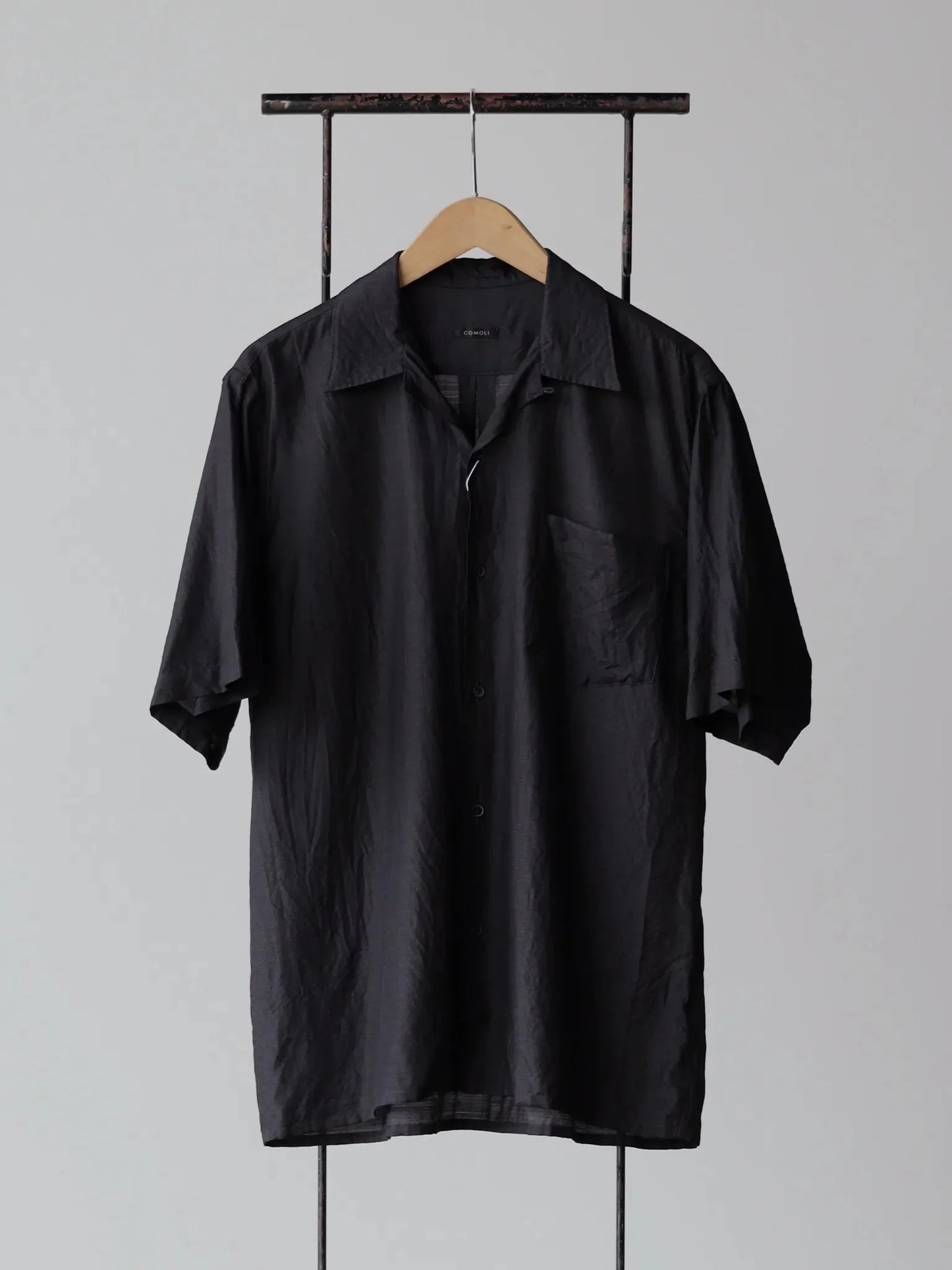 COMOLI Wool Silk Short Sleeve Open Collar Shirt CHARCOAL COMOLI Wool Silk Short Sleeve Open Collar Shirt CHARCOAL