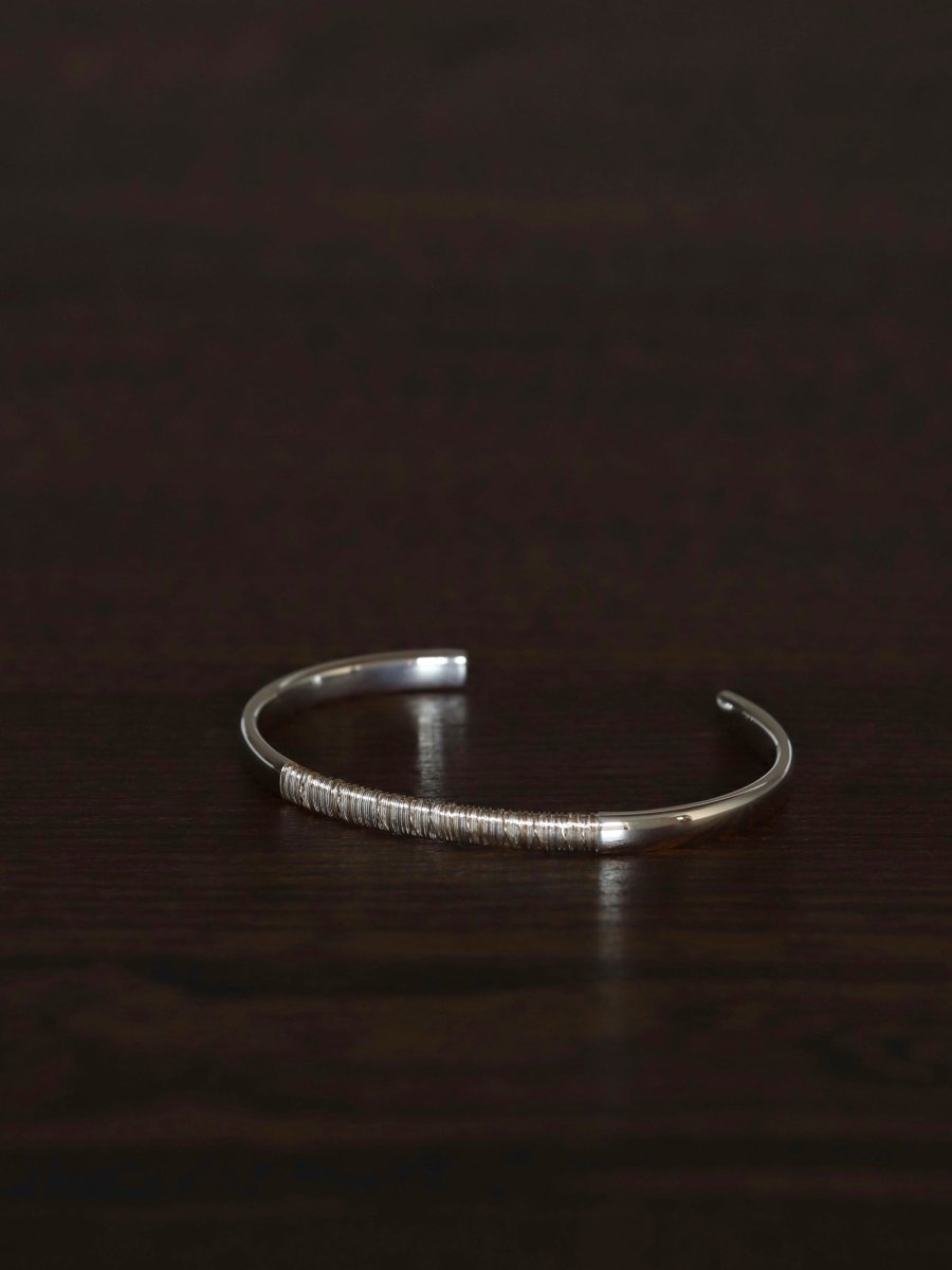 dan-tomimatsu-spool-bangle-wide-halfwind-1