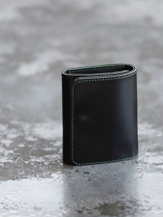 petrosolaum-casanovaandco-mountain-fold-wallet-dark-green-black-1