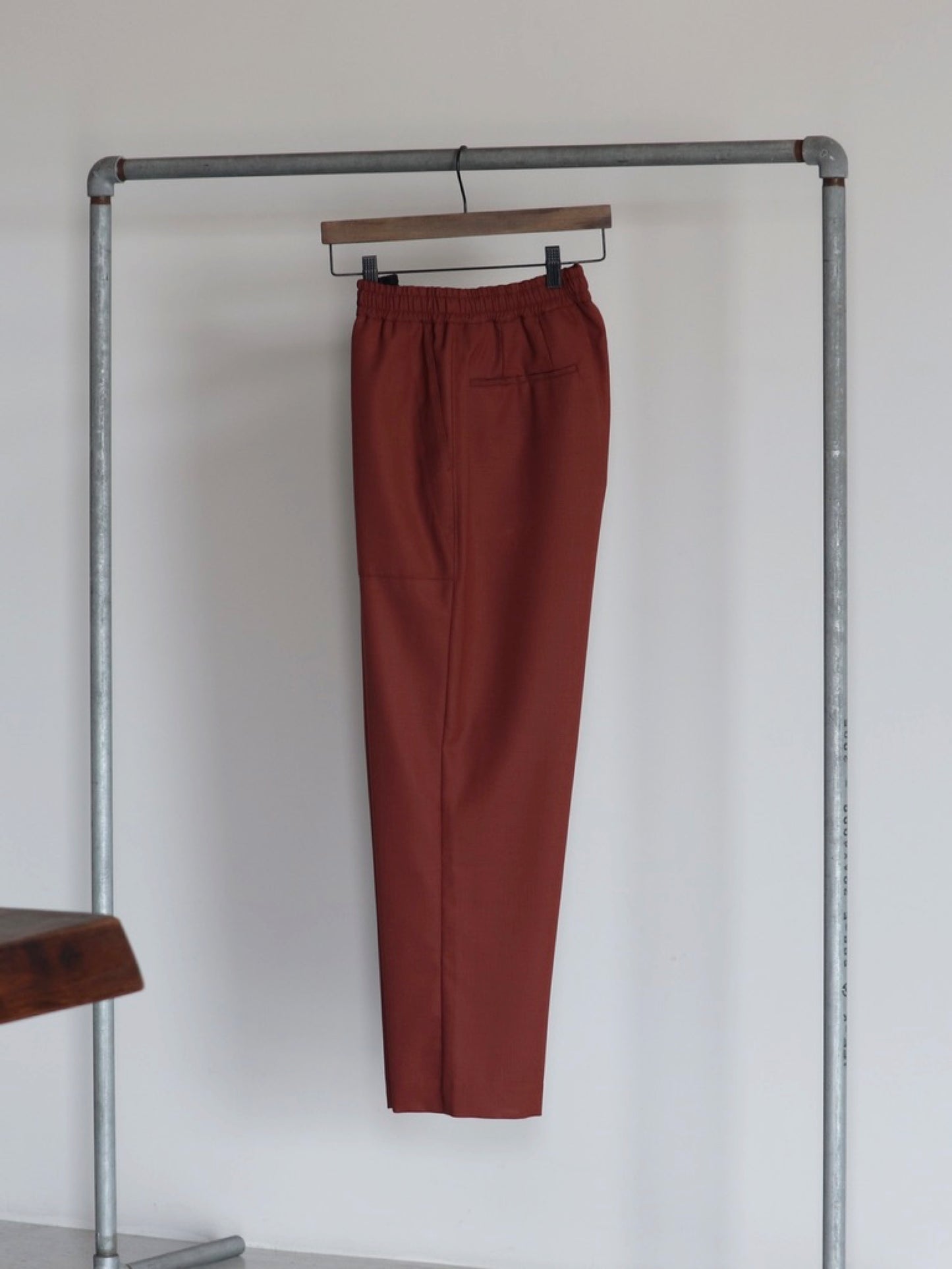 yamauchi-wool-mesh-cloth-wide-silhouette-pyjamas-pants-red-ocher-1