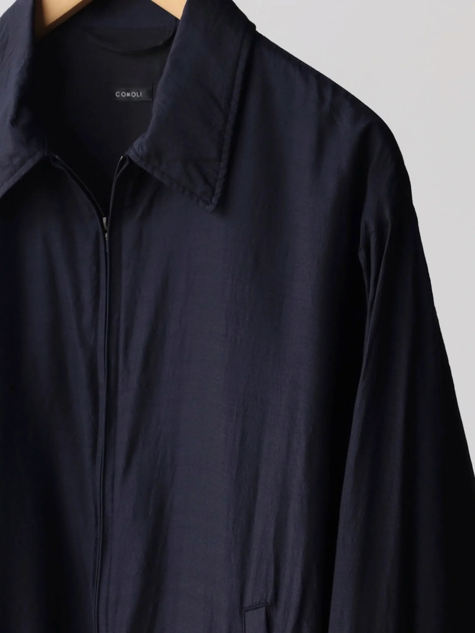 comoli-ウールシルク-スイングトップ-navy-4