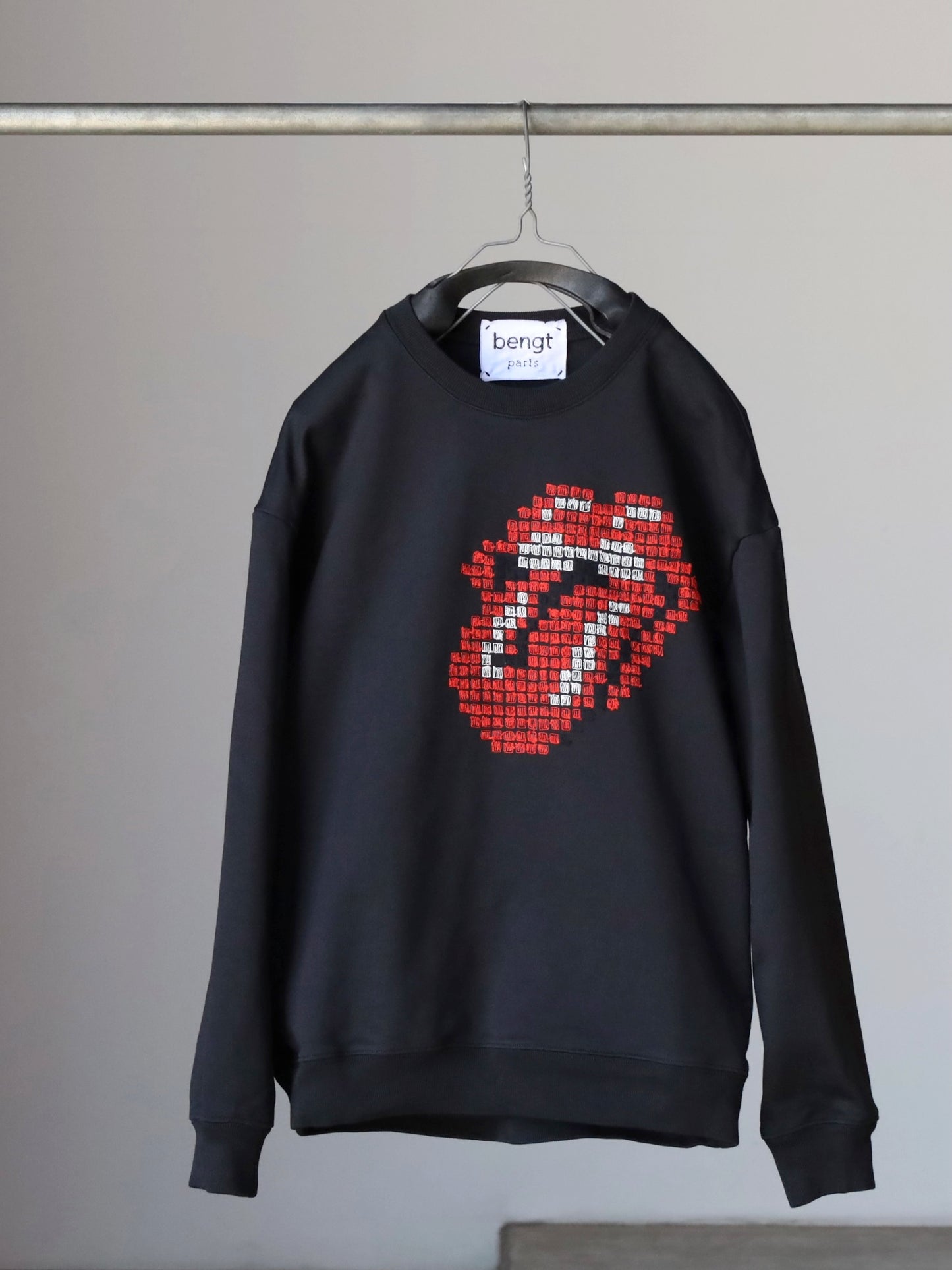 bengt-paris-sweat-pixel-tongue-black-1