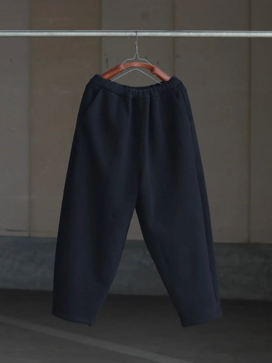 WONDER ROOM | "WHALE" Sweat Slacks black