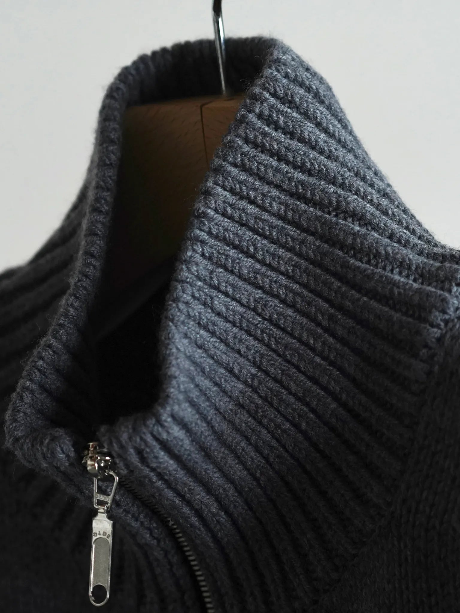 Olde H & Daughter WOOL DRIVERS VEST CHARCOAL | CASANOVA&CO