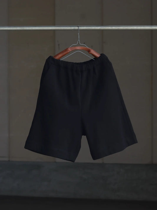 WONDER ROOM | "FRIEND" Sweat Shorts black