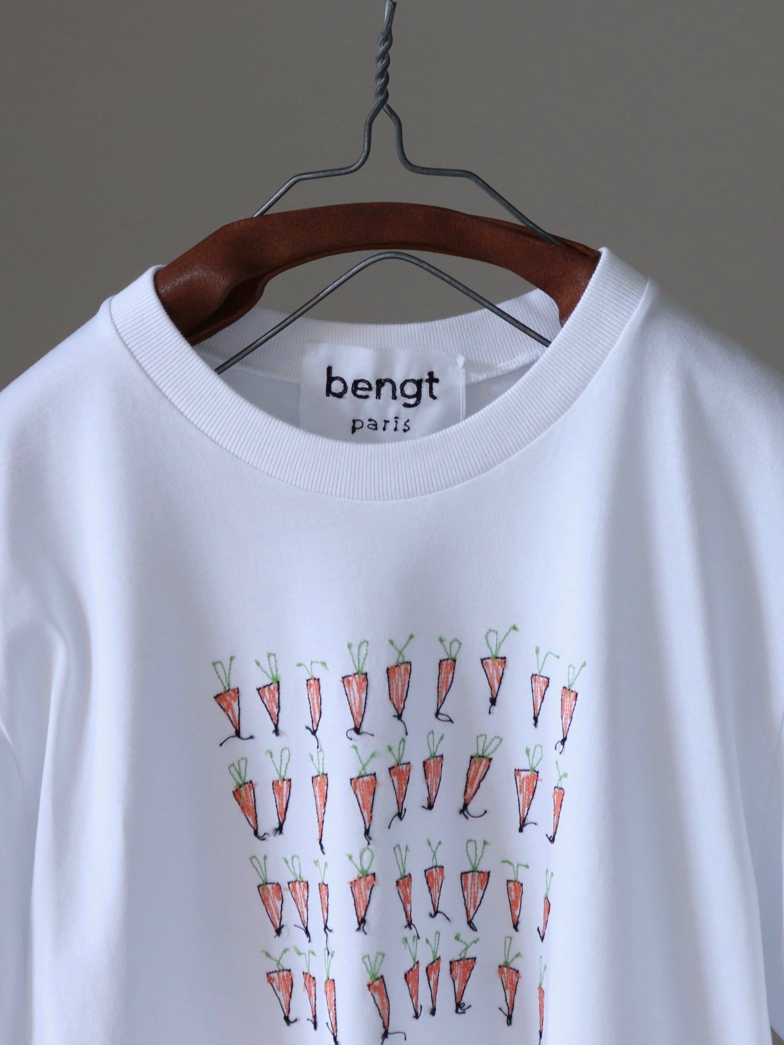 bengt-paris-tshirt-carrot-white-3