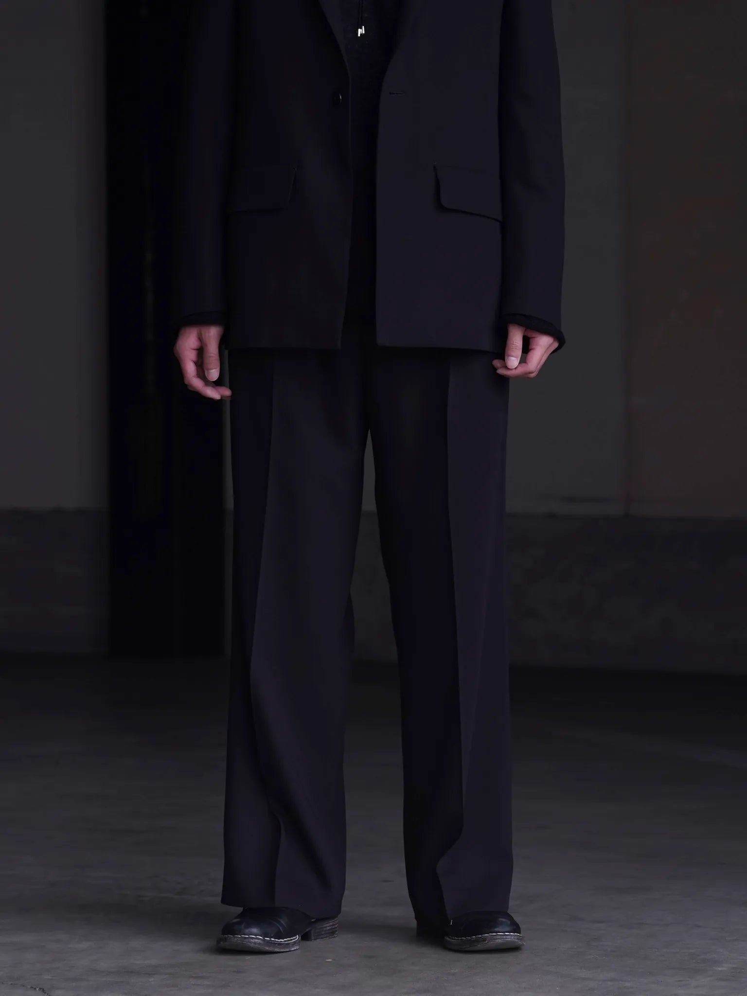 irenisa-two-tucks-wide-trousers-dark-brown-5