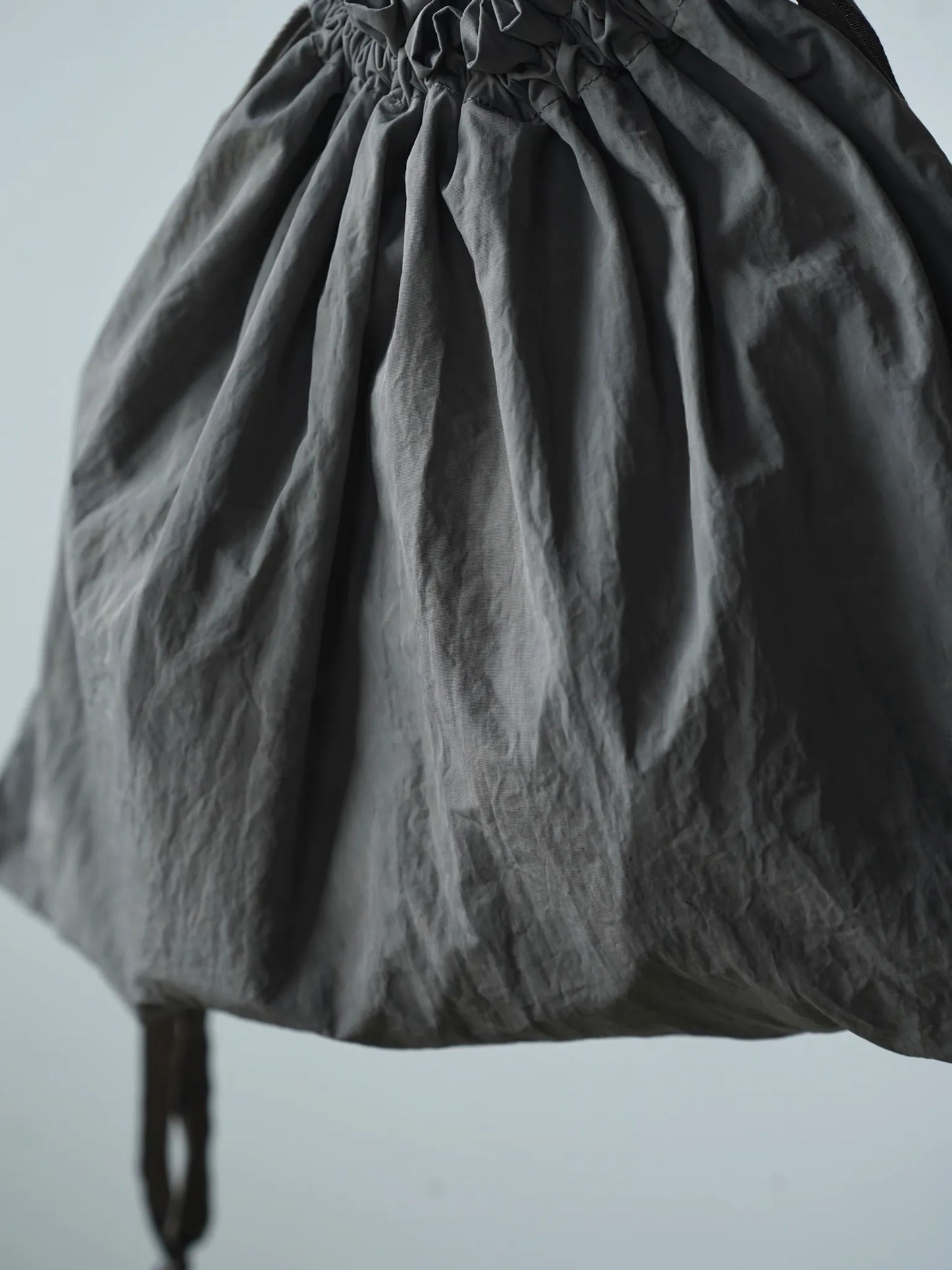 THE NULABEL | GARMENT DYED APRON BAG KURE