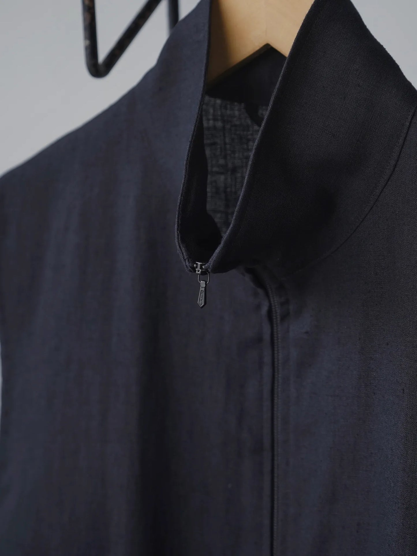 COMOLI Canapa Vest Black | CASANOVA&CO Online Store COMOLI Canapa Vest Black | CASANOVA&CO Online Store