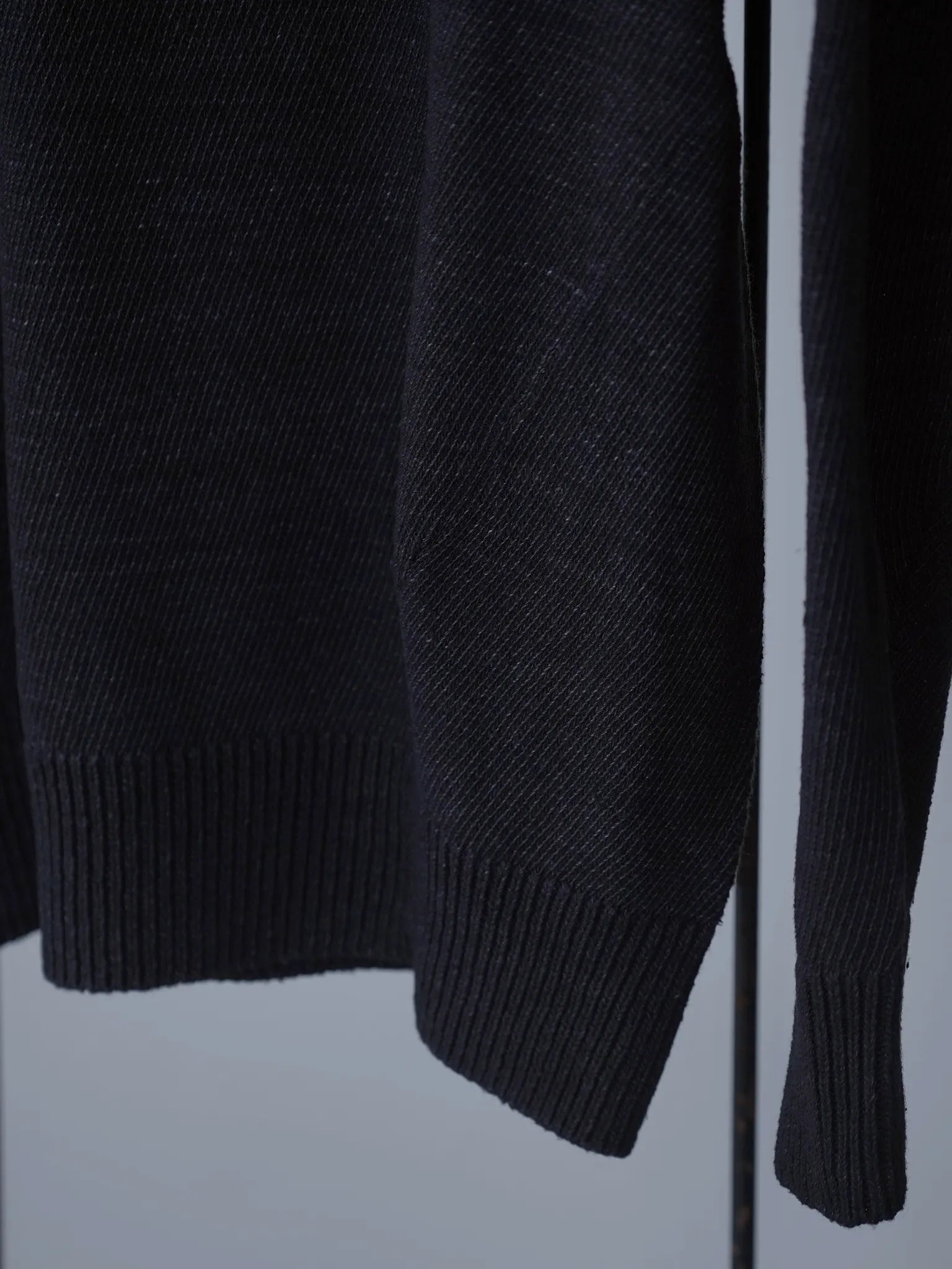 COMOLI 8G クルーネックニット BLACK | CASANOVA&CO (カサノヴァアンド COMOLI 8G クルーネックニット BLACK | CASANOVA&CO (カサノヴァアンド