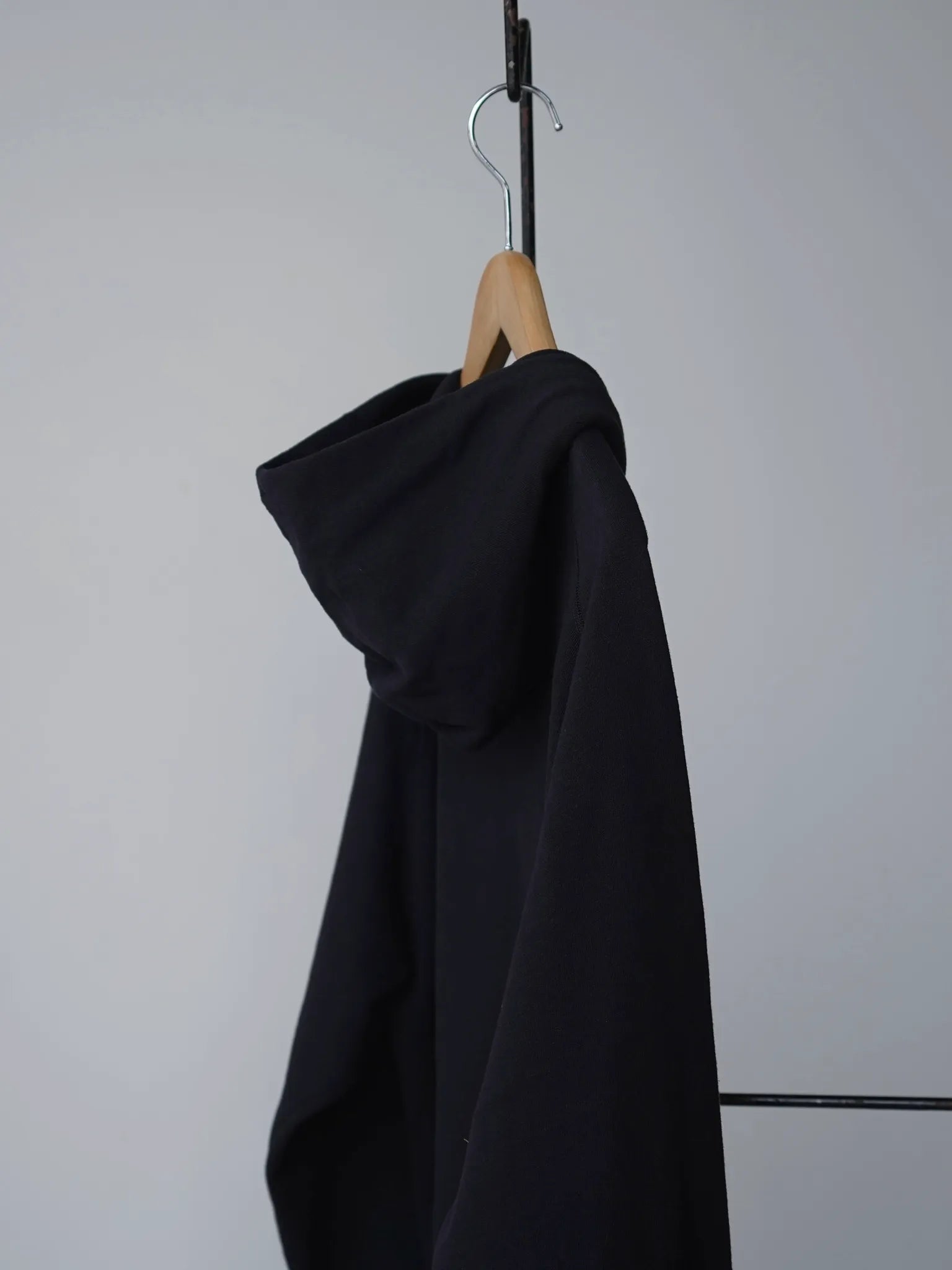 COMOLI LWコットン裏毛 ジップパーカ BLACK | CASANOVA&CO (カサノヴァ COMOLI LWコットン裏毛 ジップパーカ BLACK | CASANOVA&CO (カサノヴァ
