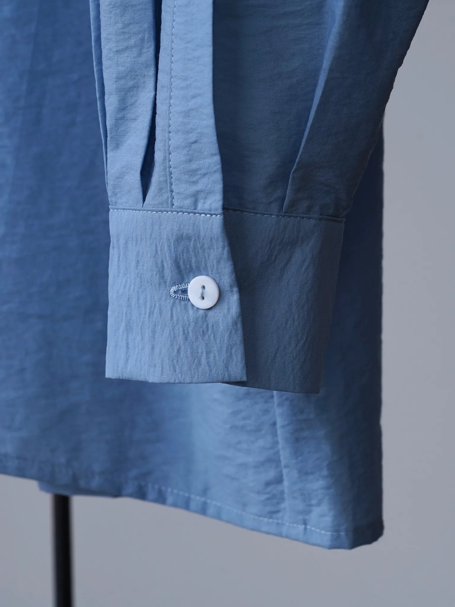 bestiaire-plain-shirt-pale-blue-4