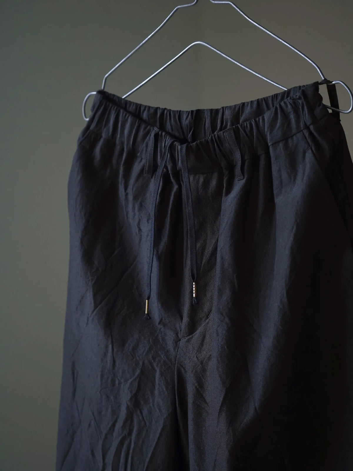 calmlence | NO PLEATED EASY STRAIGHT DBRN