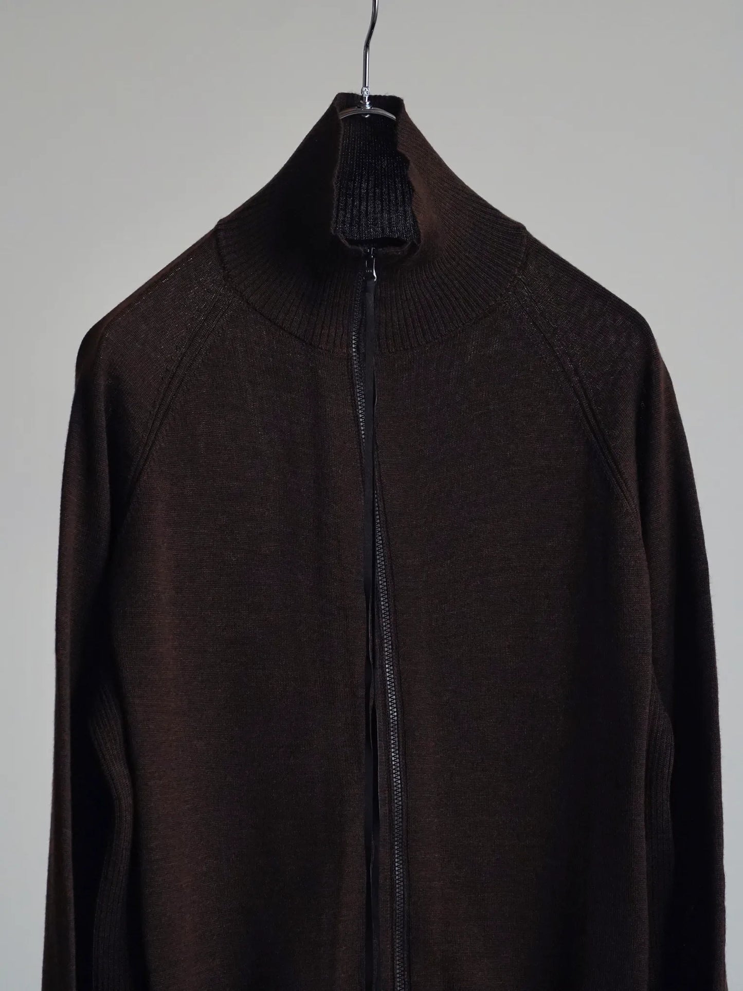 kakan-wg-zip-cardigan-dark-brown-2