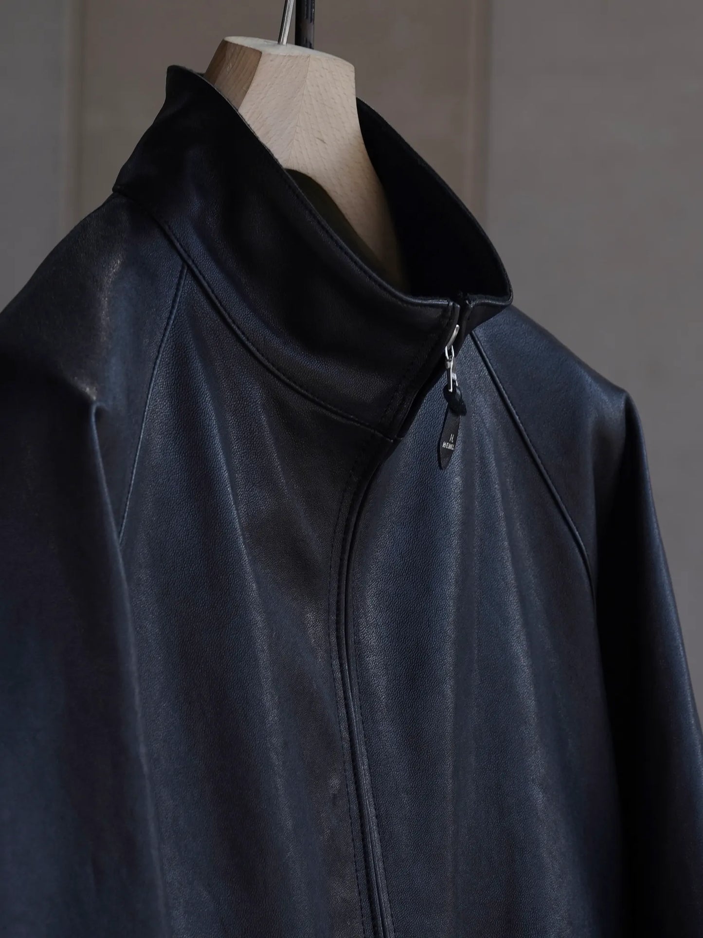 herill-lambleather-weekend-jacket-black-4