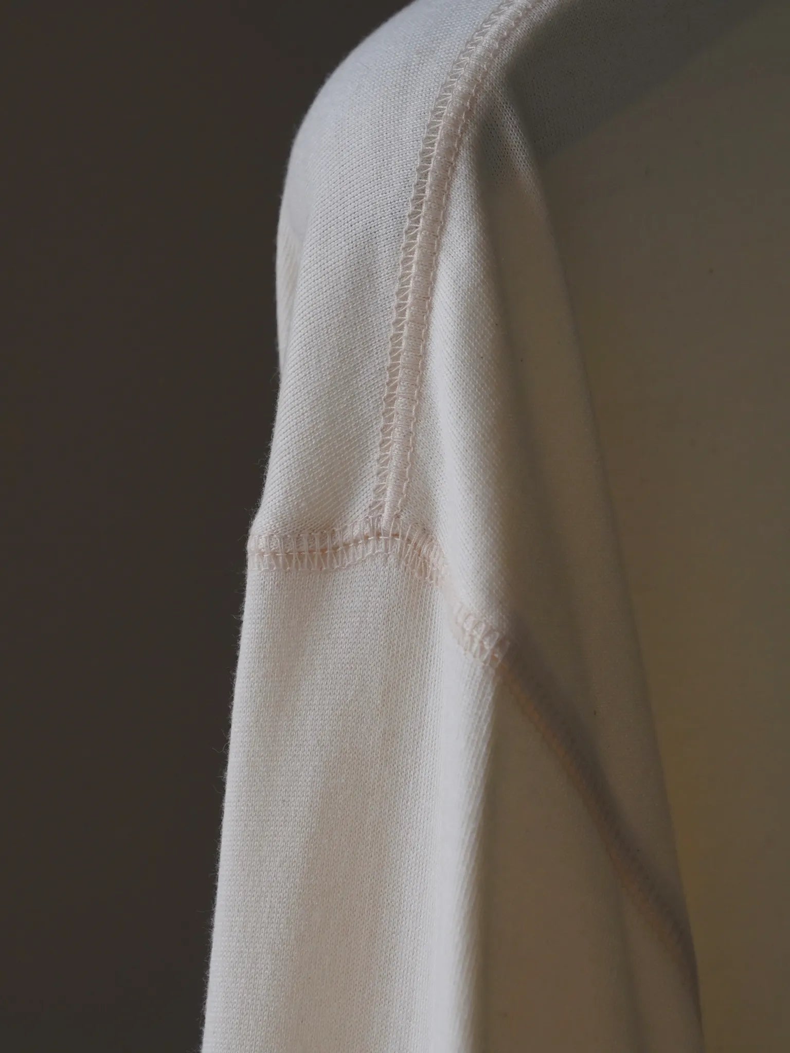 calmlence-mock-neck-ls-t-shirt-owht-3