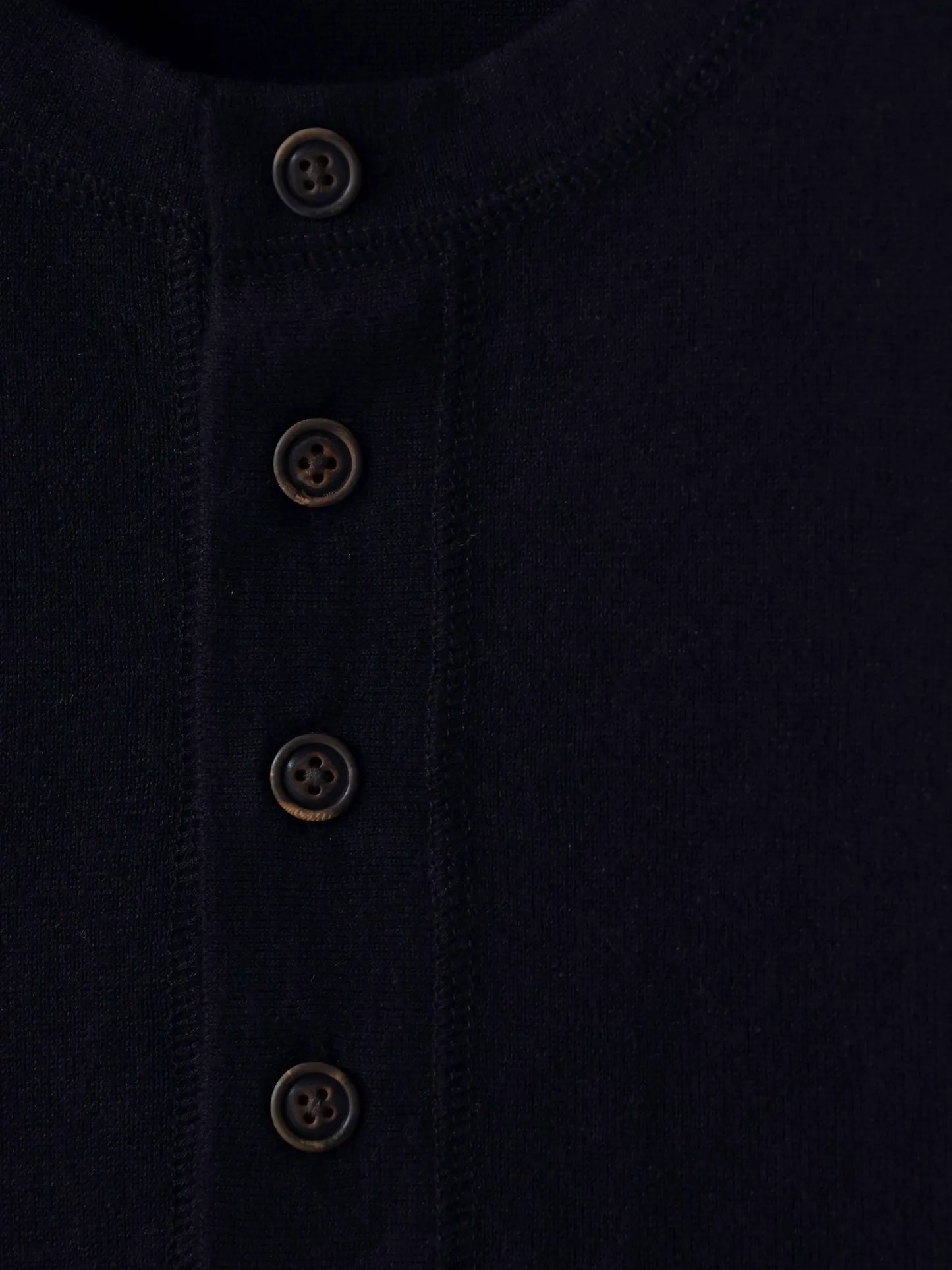 calmlence-henley-neck-ls-t-shirt-blk-3