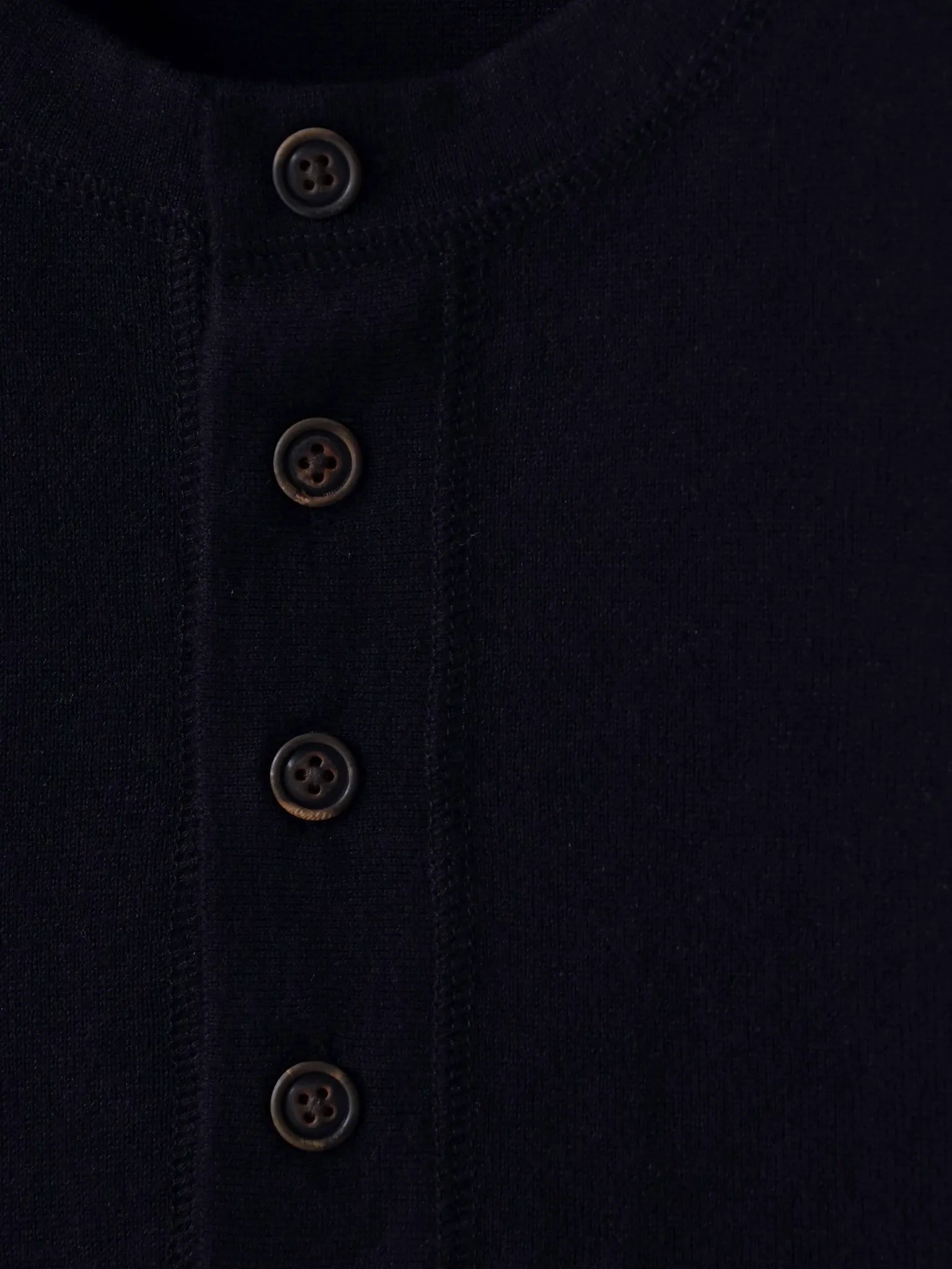 calmlence-henley-neck-ls-t-shirt-blk-3