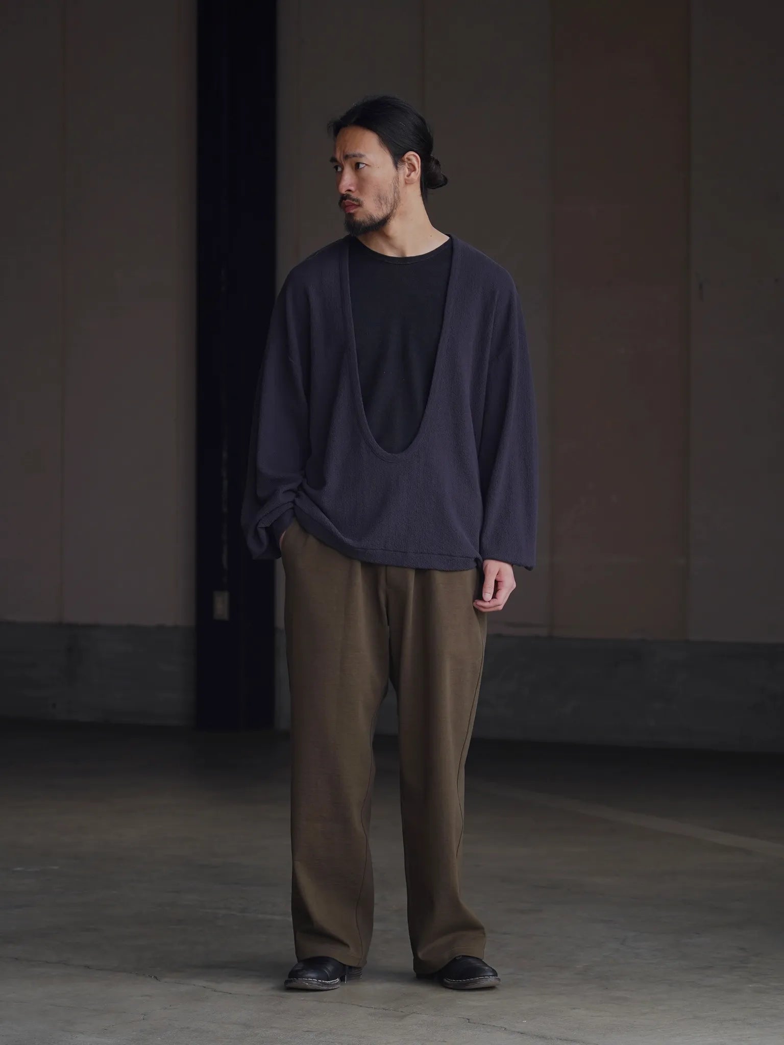 nonnotte-drape-u-pullover-with-cuff-sleeve-inkshade-1