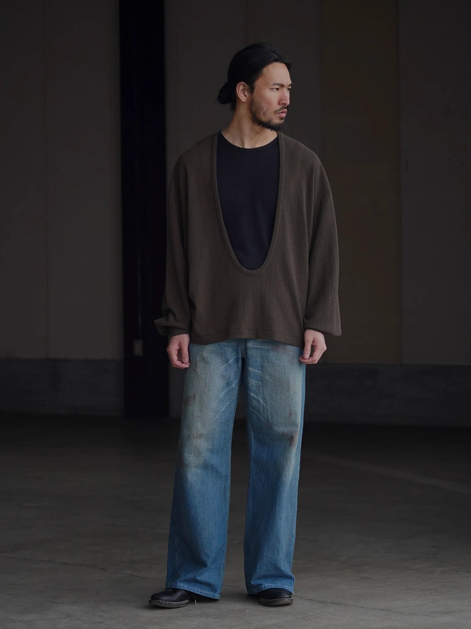 nonnotte-drape-u-pullover-with-cuff-sleeve-khaki-1