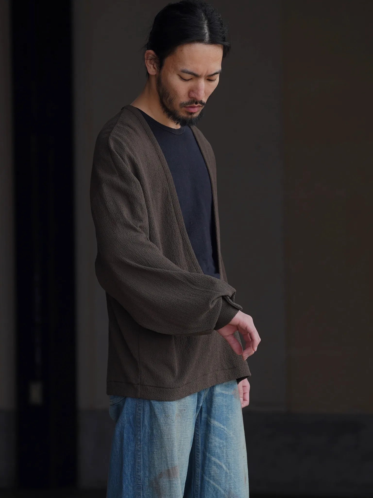 nonnotte-drape-u-pullover-with-cuff-sleeve-khaki-6