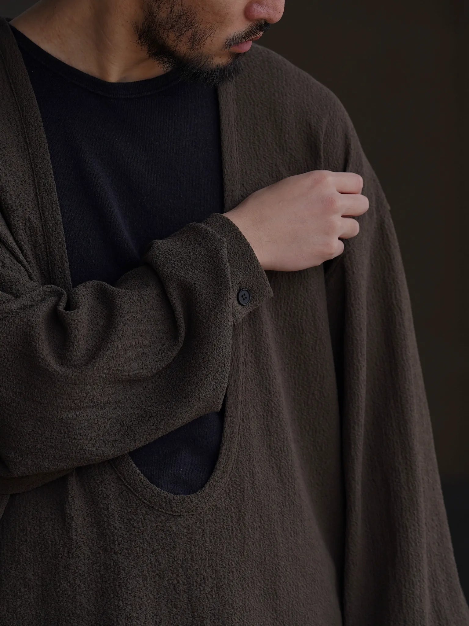 nonnotte-drape-u-pullover-with-cuff-sleeve-khaki-8