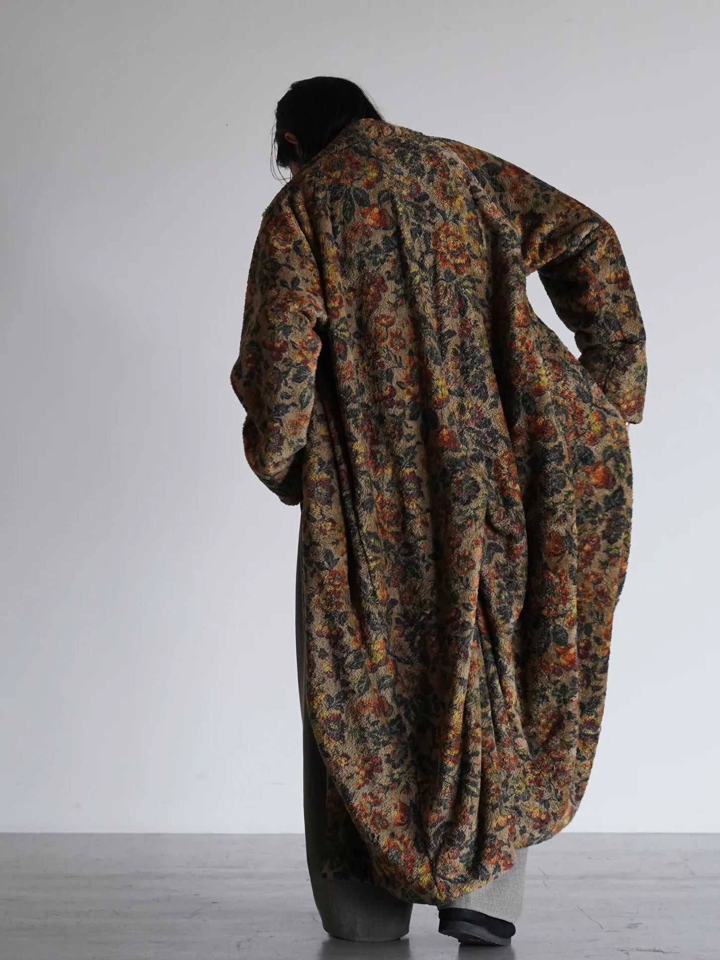 kakan-long-ruched-coat-floral-8