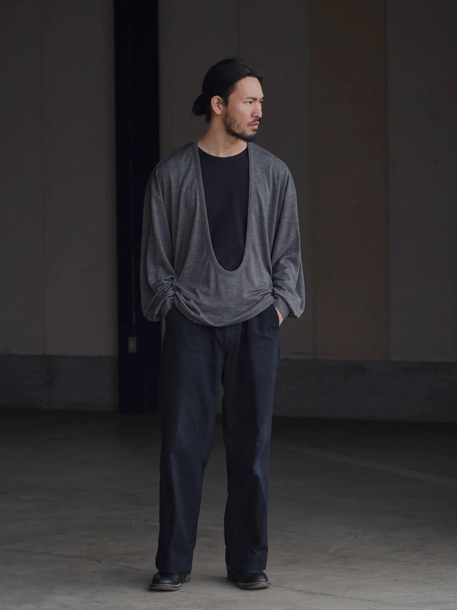 nonnotte-drape-u-pullover-with-cuff-sleeve-charcoal-1