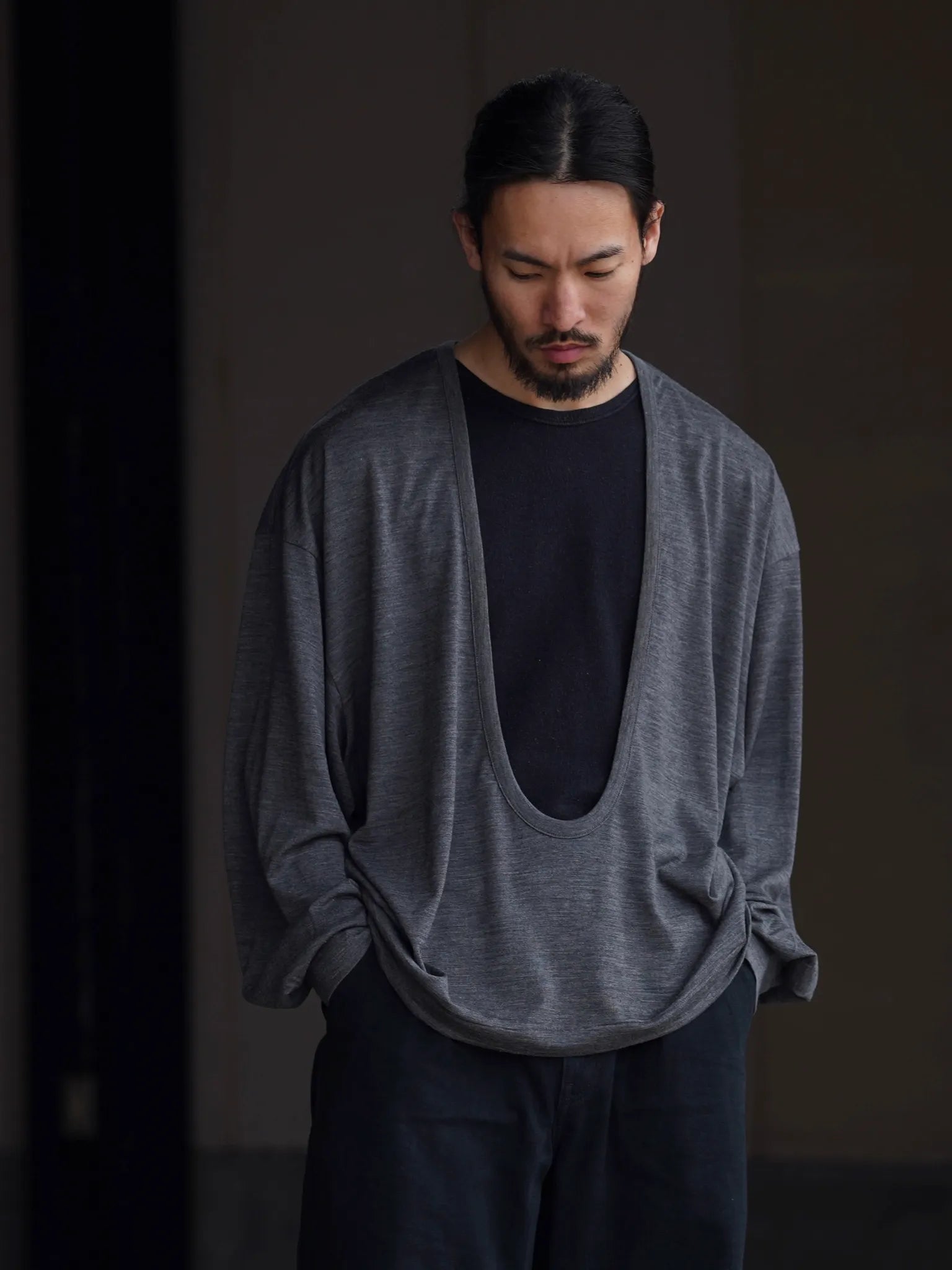 nonnotte-drape-u-pullover-with-cuff-sleeve-charcoal-7