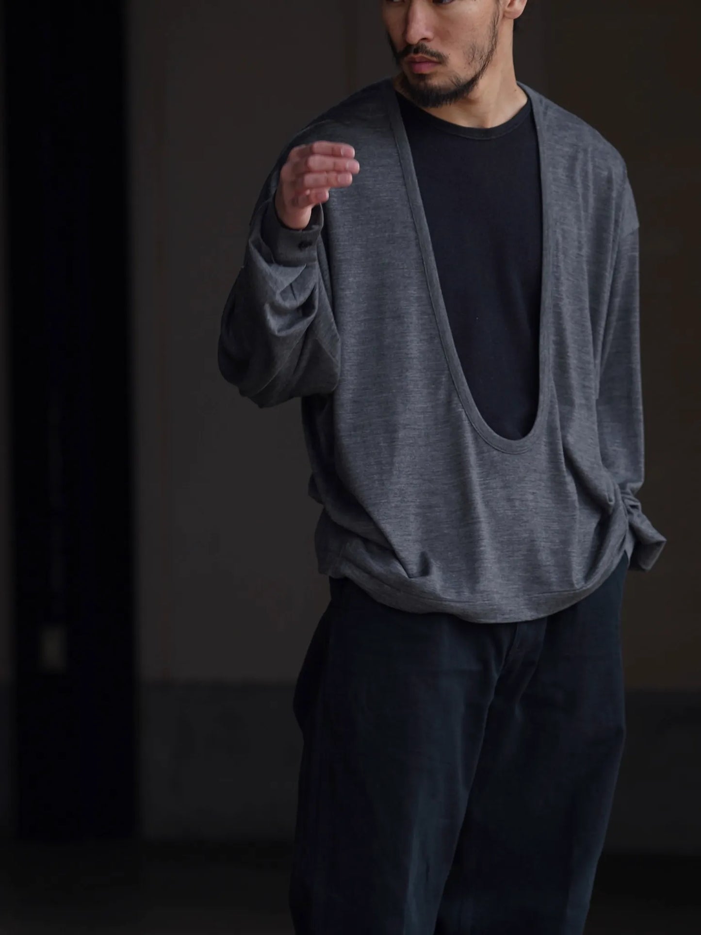nonnotte-drape-u-pullover-with-cuff-sleeve-charcoal-8