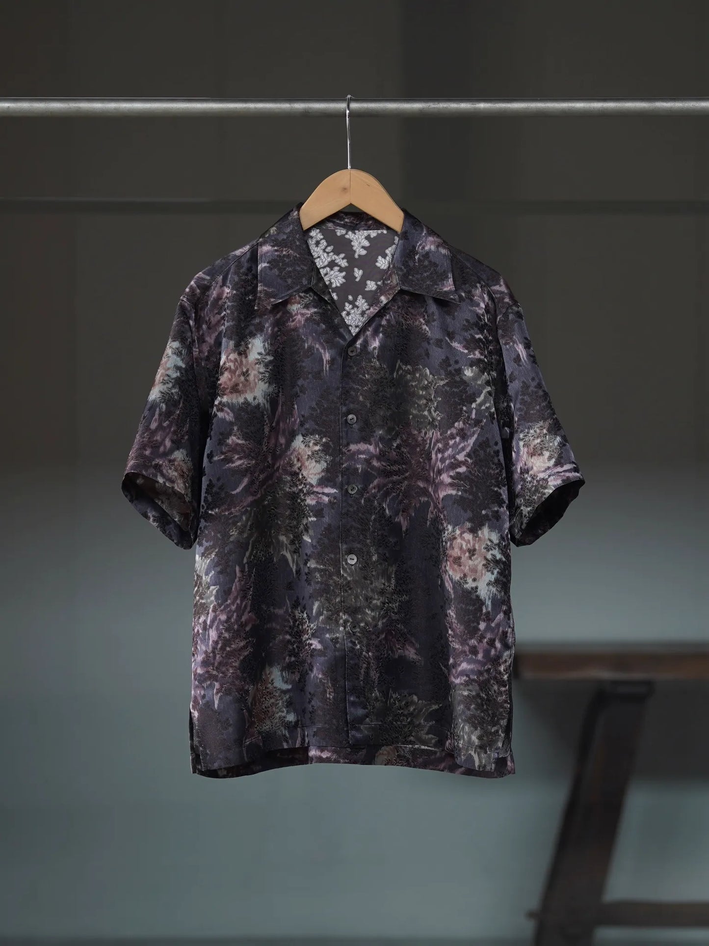 irenisa-open-collar-short-sleeve-shirt-navy-brown-1