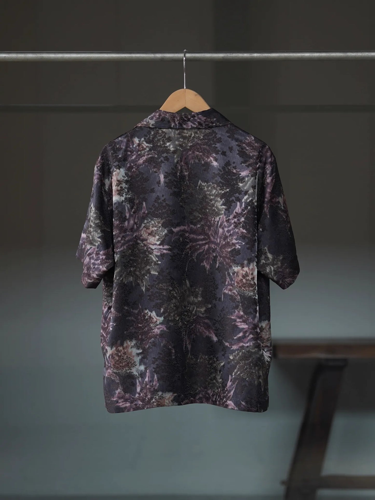 irenisa-open-collar-short-sleeve-shirt-navy-brown-2