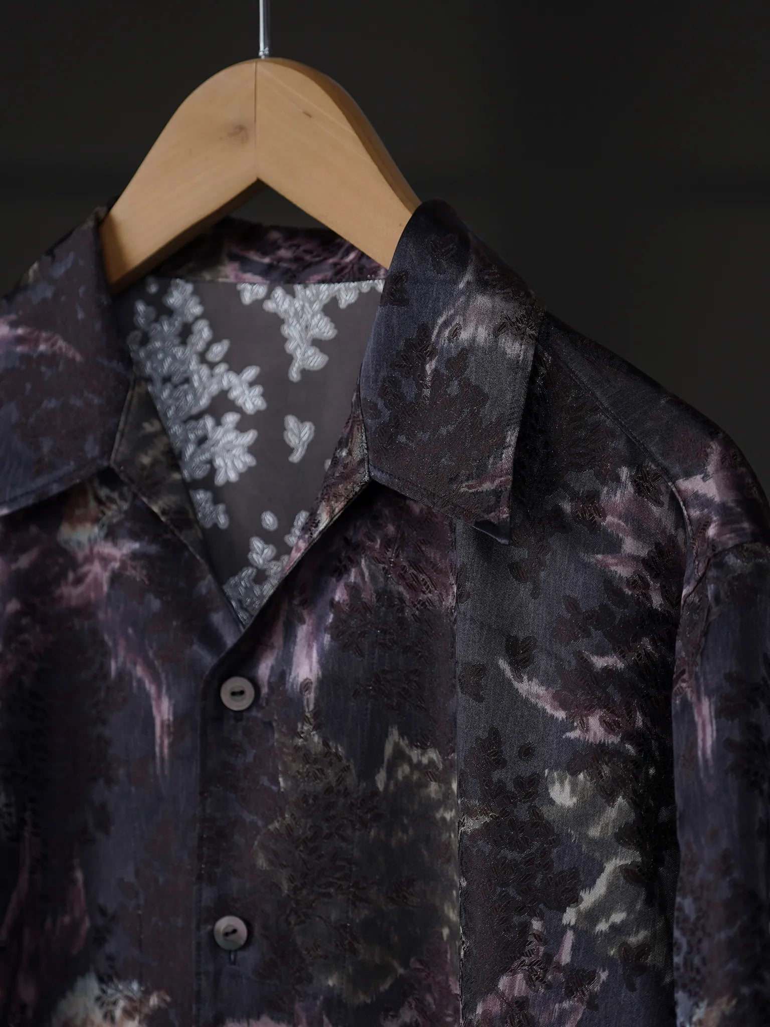 irenisa-open-collar-short-sleeve-shirt-navy-brown-4