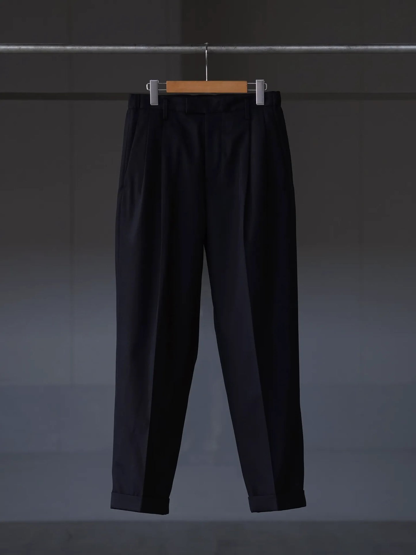 irenisa-two-tucks-tapered-trousers-black-1-1