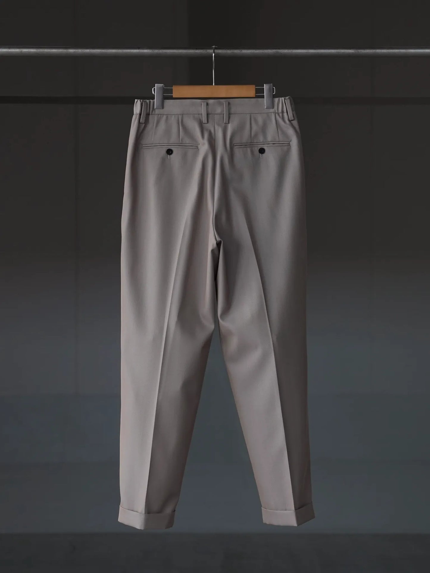 IRENISA TWO TUCKS TAPERED TROUSERS GREIGE | CASANOVA&CO IRENISA TWO TUCKS TAPERED TROUSERS GREIGE | CASANOVA&CO