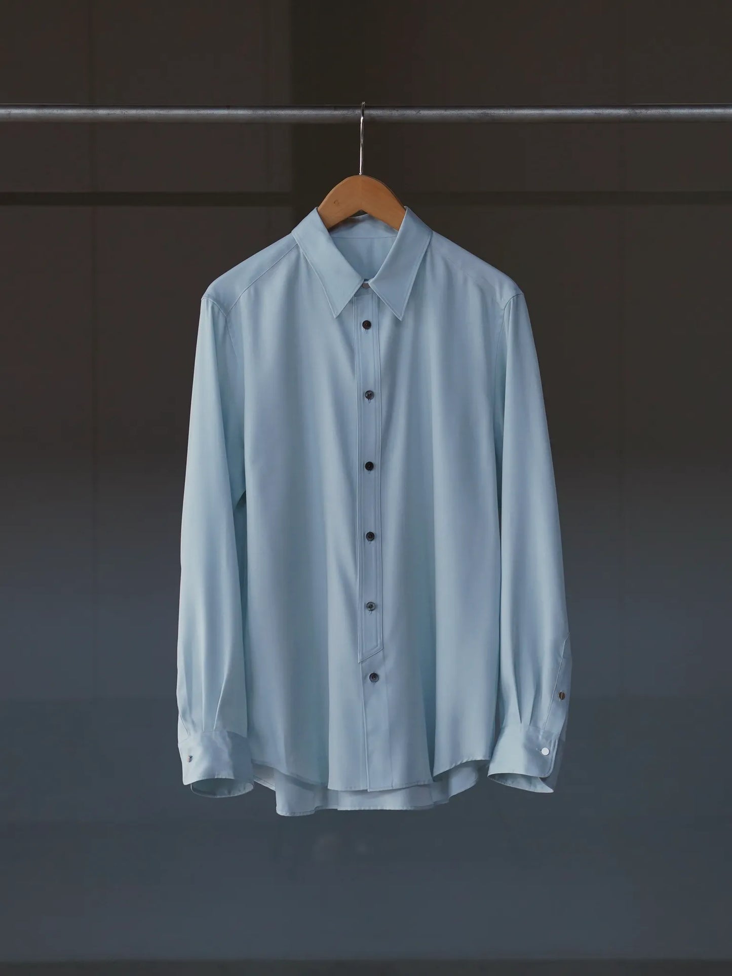 irenisa-regular-collar-shirt-light-sax-1