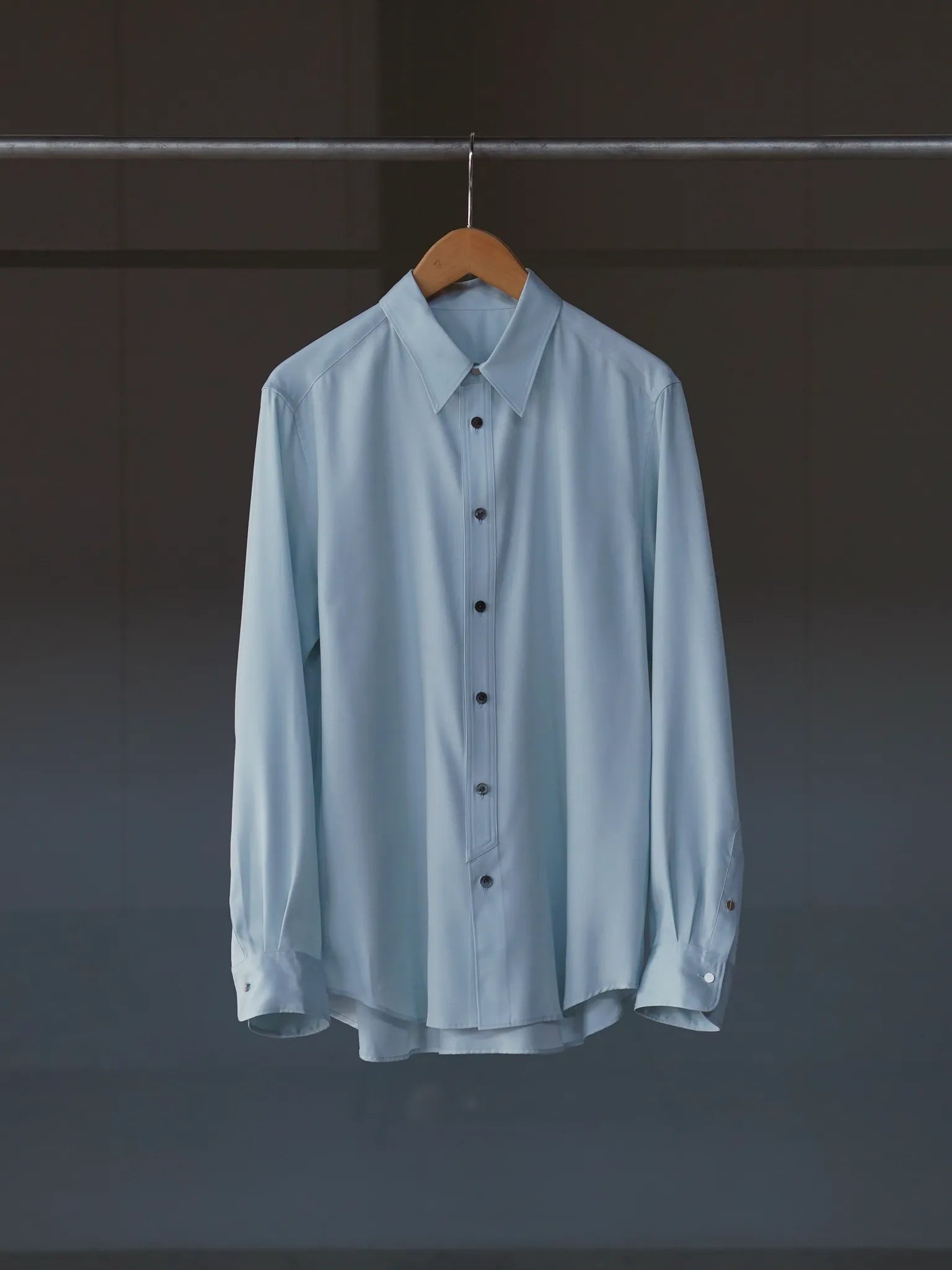 irenisa-regular-collar-shirt-light-sax-1