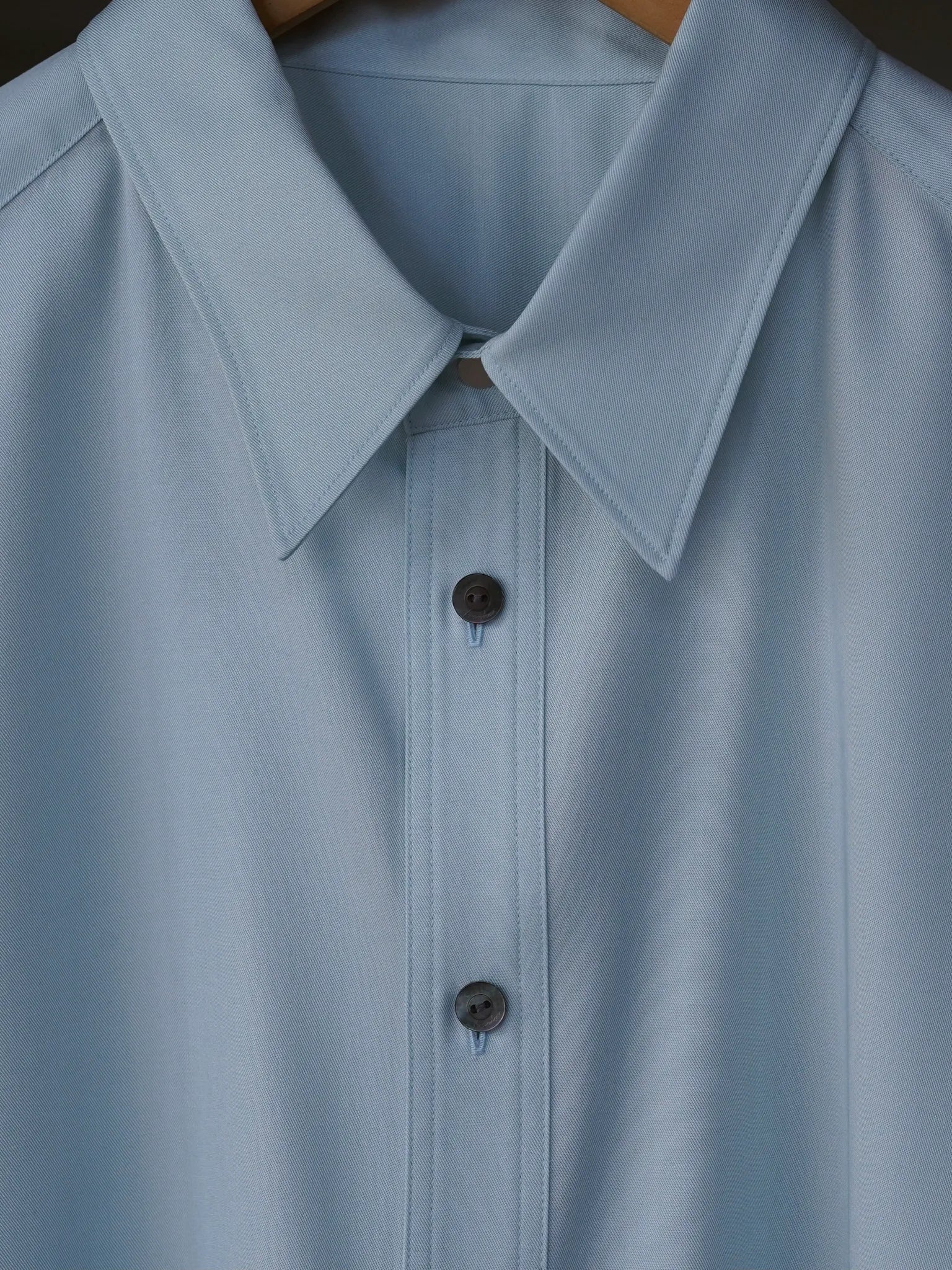 irenisa-regular-collar-shirt-light-sax-4