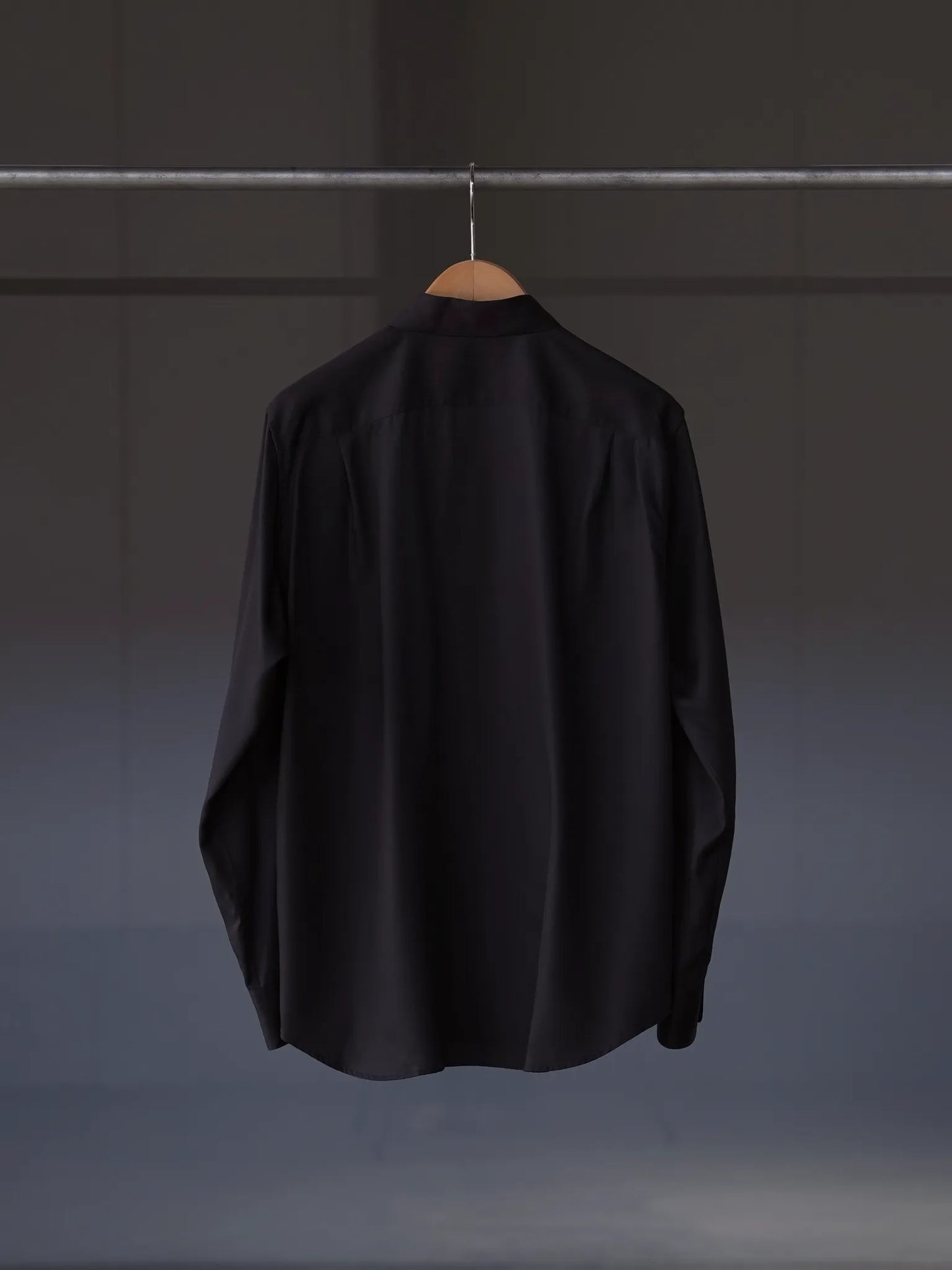 irenisa-regular-collar-shirt-smoke-black-2