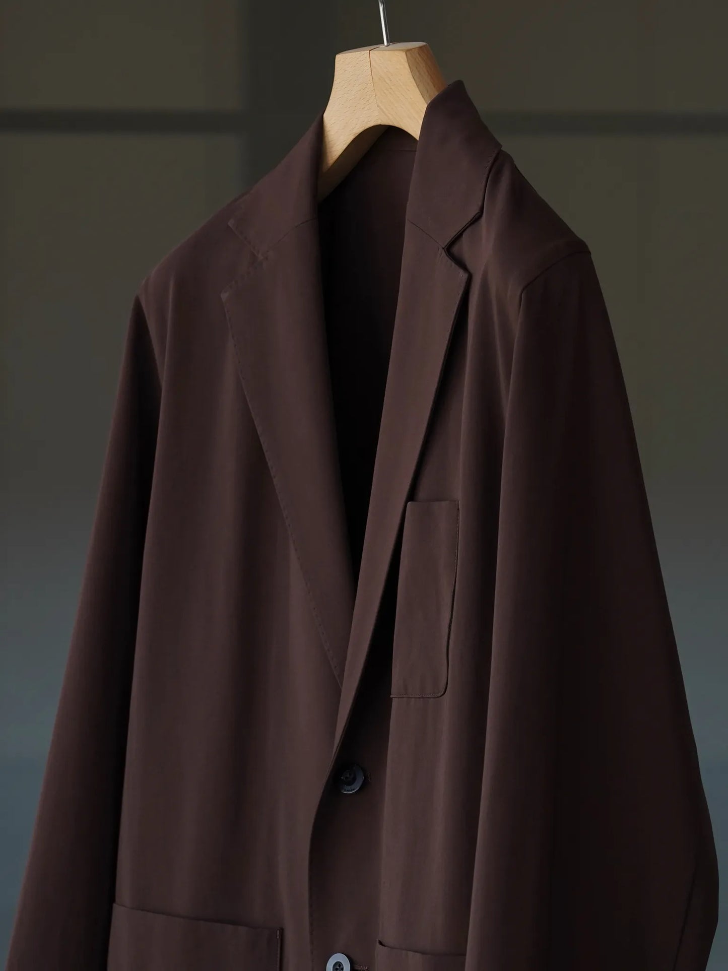 irenisa-relaxed-shoulder-jacket-dark-brown-5