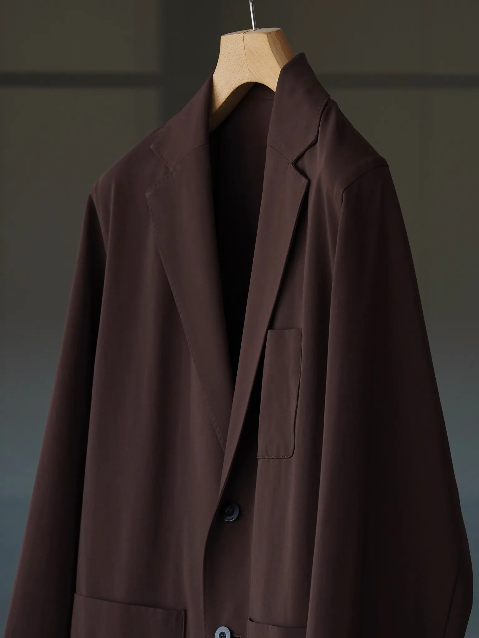 irenisa-relaxed-shoulder-jacket-dark-brown-5