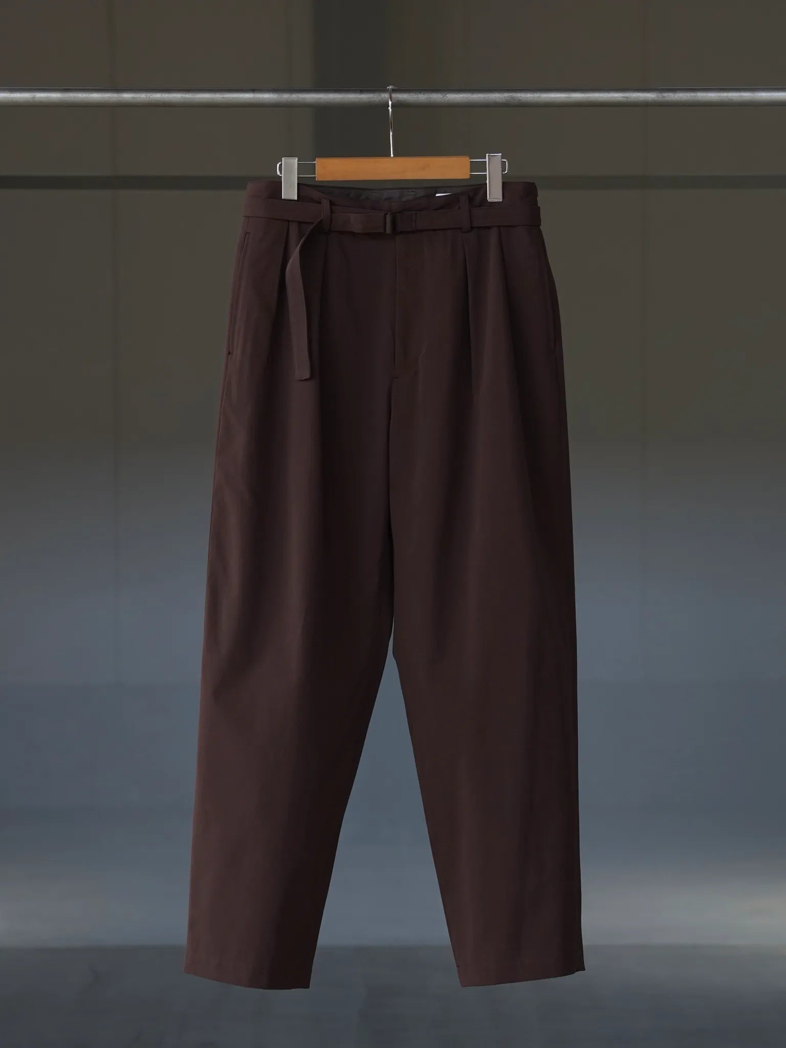 irenisa-belted-tapered-pants-dark-brown-1