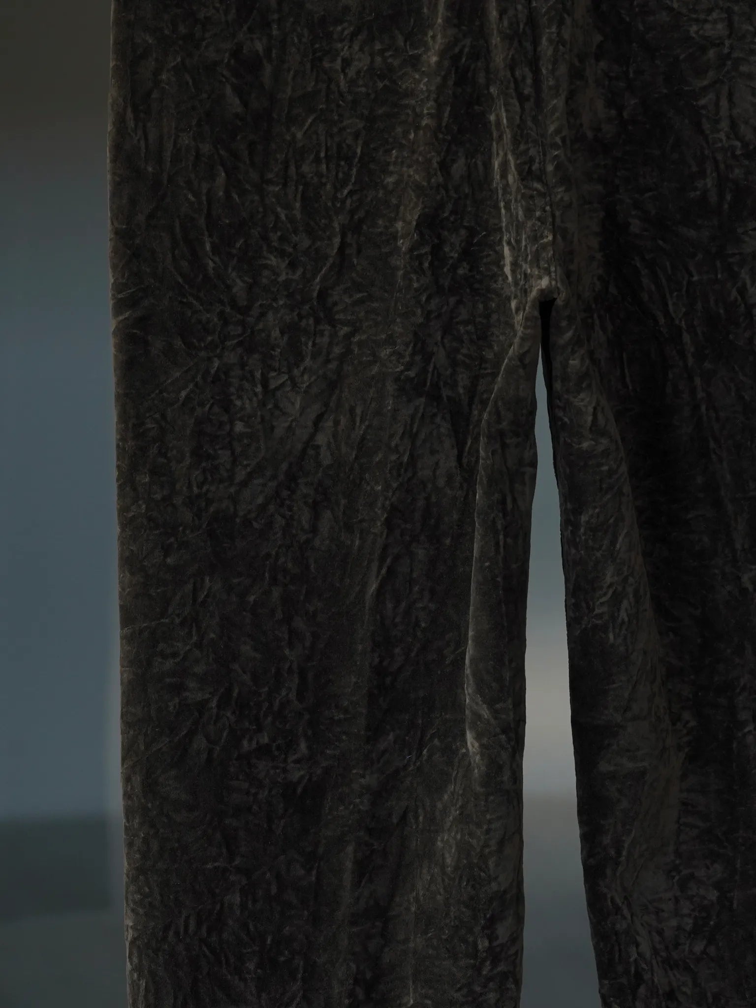 irenisa-one-tuck-straight-trousers-dark-brown-3