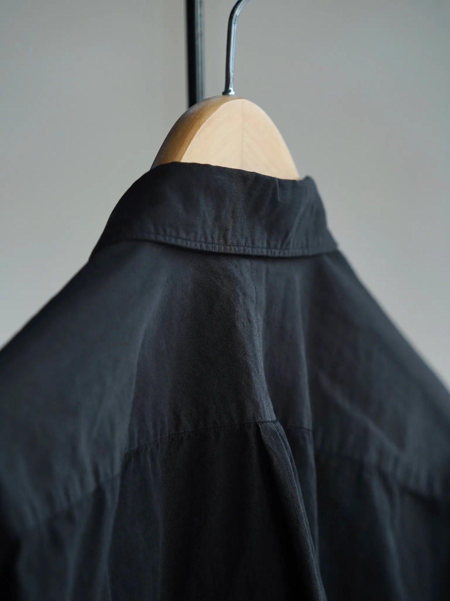 COMOLI | ブラック コモリシャツ BLACK
