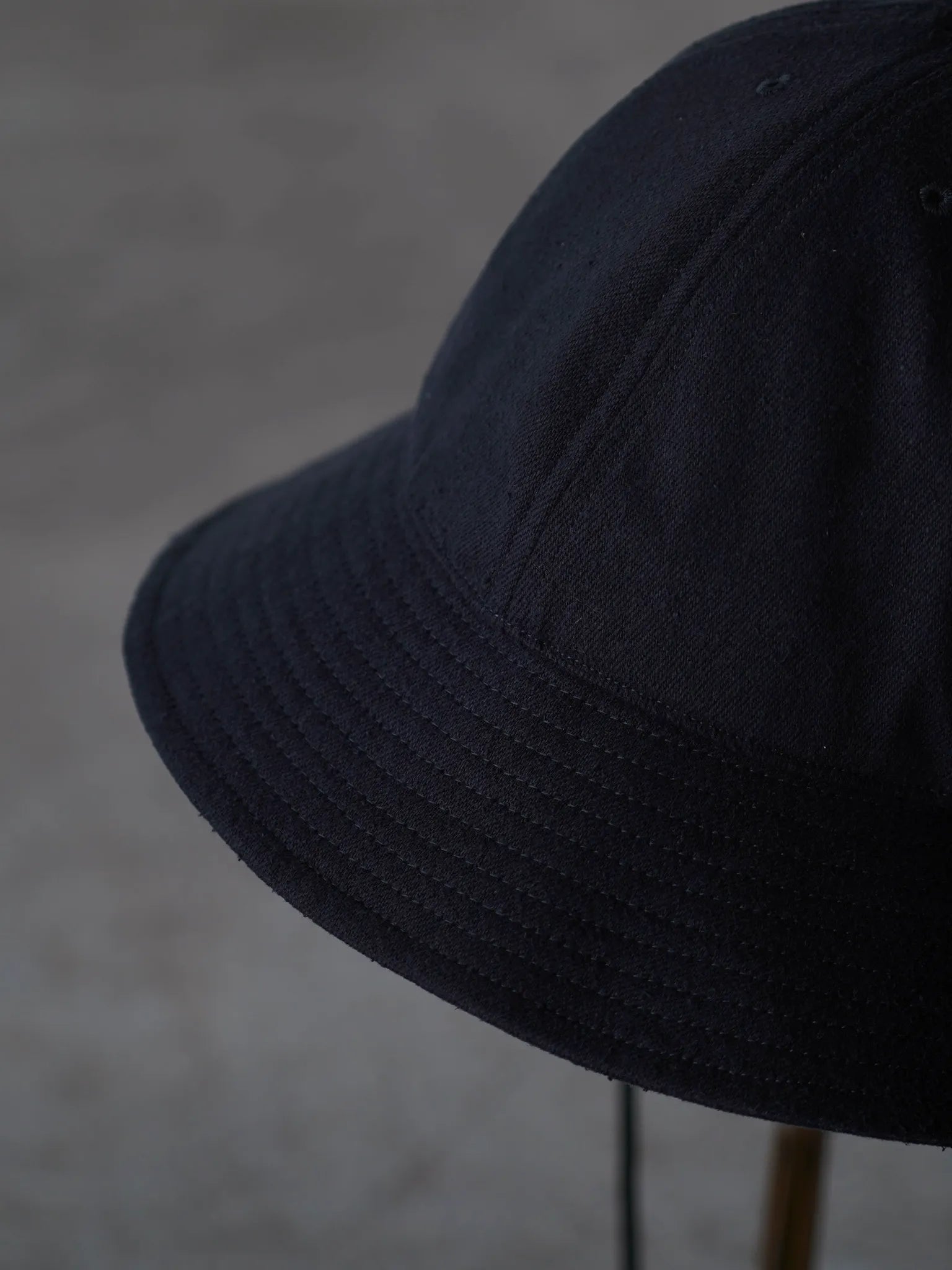 comoli-シルクネップ-ハット-black-2-2