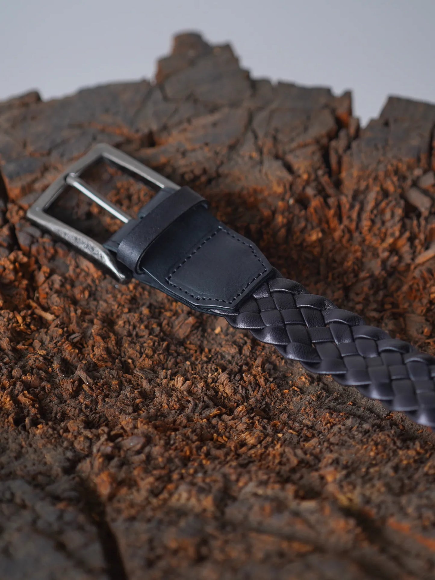 PETROSOLAUM | Hand-braided handle belt black