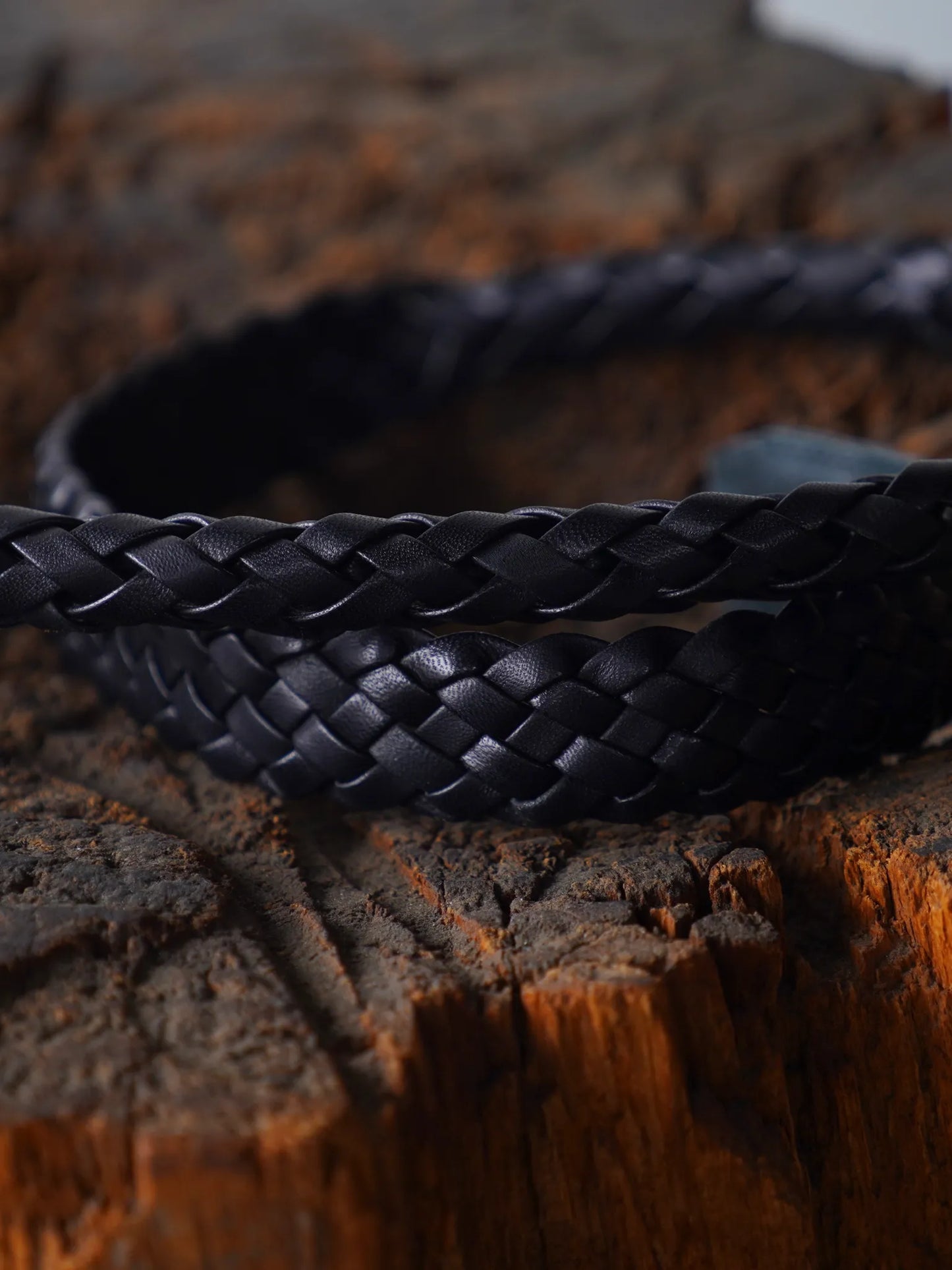 PETROSOLAUM | Hand-braided handle belt black