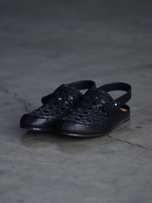 PETROSOLAUM | Cage sandal [Cage horse membrane] black